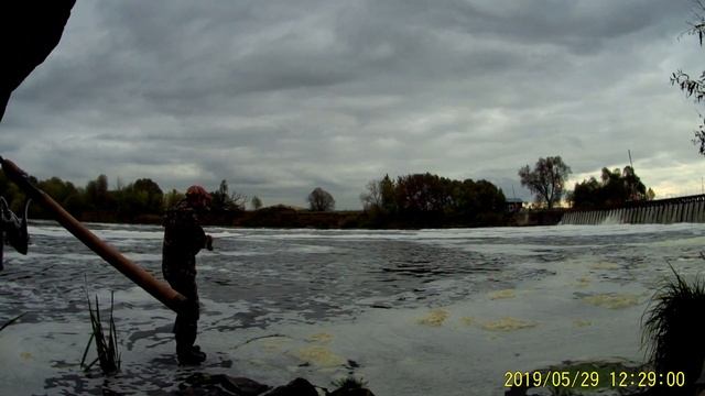 Приманкой по голове или как не нужно рыбачить. Поймал шапку.