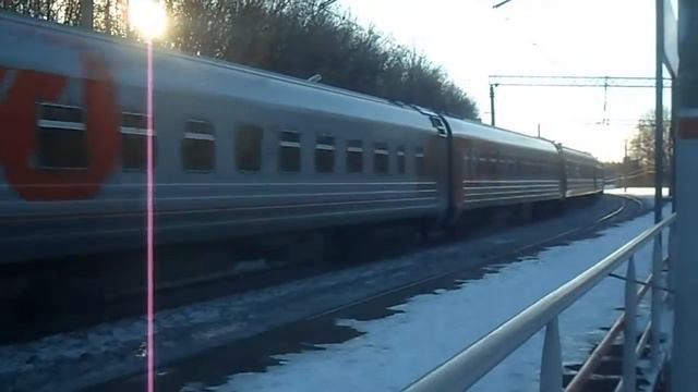 Электровоз ЭП1М-786 с пассажирским поездом смотреть онлайн