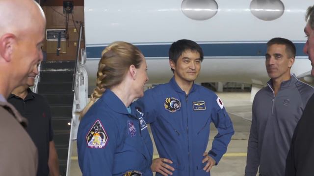Space Station Astronauts Arrive in Houston for Homecoming смотреть онлайн