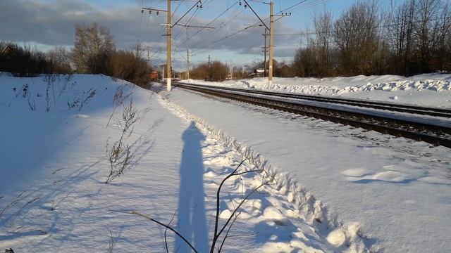 "Гость из Лобни!" Электропоезд ЭР2Р-7081 + ЭД4-0010 смотреть онлайн