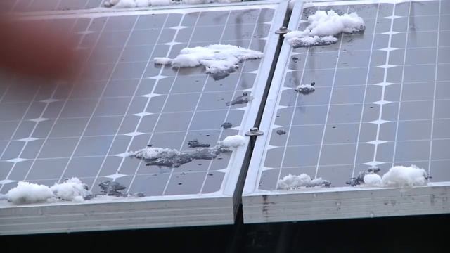 Using a Snow Rake on Solar Panels смотреть онлайн
