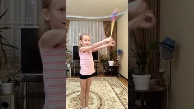 Как научиться делать мельницу с булавами смотреть онлайн