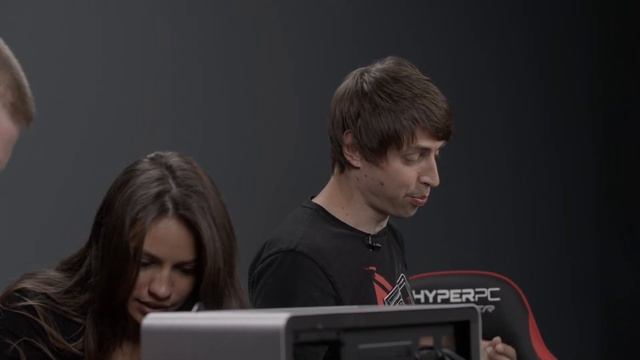 Обучаем Юлю собирать компьютер. HYPERPC от первого лица (FPV) смотреть онлайн