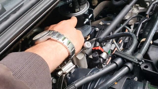 Установка 2-х микронного топливного фильтра на Ford Focus III 1 6D Common Rail 2013г , engine NGDA смотреть онлайн