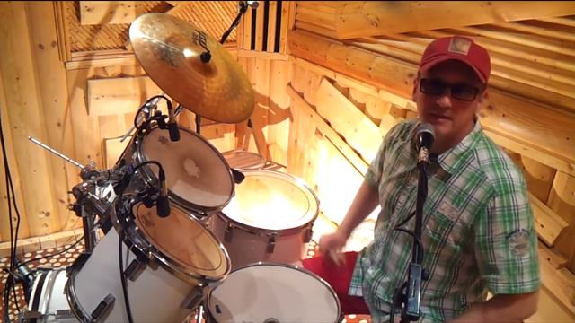 Drum Tuning Lesson | How to Tune a Drum Set | Snare Toms Kick Drums to Notes Tutorial смотреть онлайн