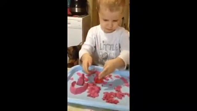 Лепка с кошкой Кинетический песок смотреть онлайн