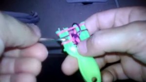 как плести из резинок на рогатке браслет«Французская коса» урок 1