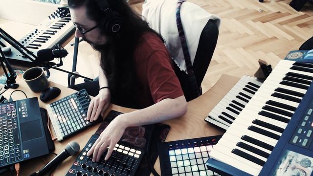 Selective Solitude (Live Mix) | Ableton Live Looping Performance смотреть онлайн