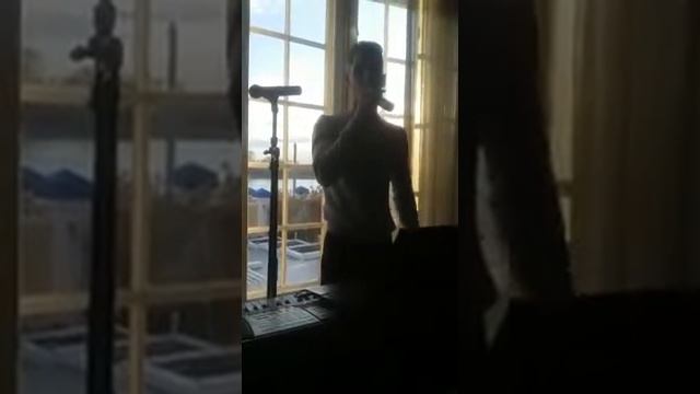 Красиво поет.просто класс! смотреть онлайн