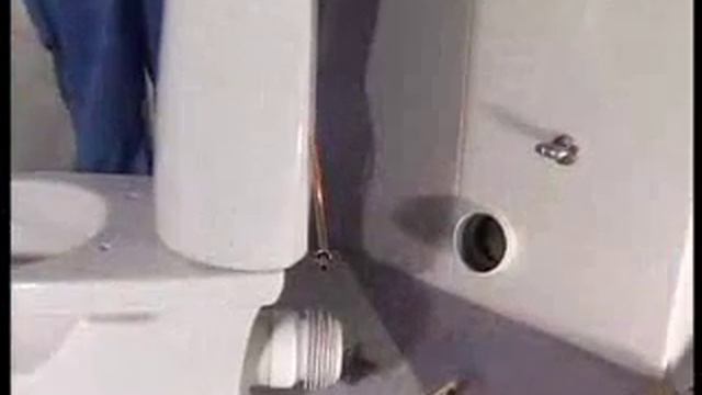 установка унитаза.flv смотреть онлайн