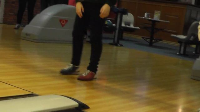 семейный турнир по боулингу Lucky Strike смотреть онлайн