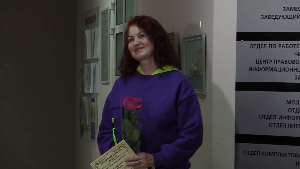 Открытие персональной выставки живописных работ Юлии Ромадовой «У самого моря» смотреть онлайн