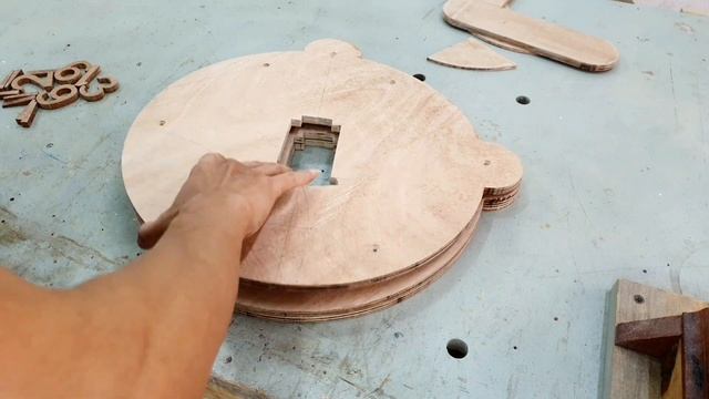 Wooden Wall Clocks || Top 3 Best Modern Style Pendulum Wall Clocks смотреть онлайн