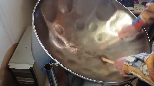El cumbanchero, versión steel drum смотреть онлайн