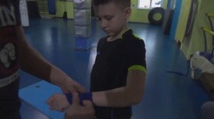 Бинтование кистей рук в боксе бинтом 2,5 м - способ для детей