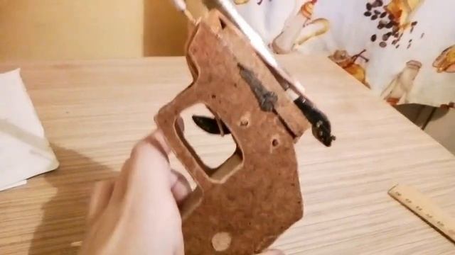 Как сделать стреляющий револьвер из дерева? смотреть онлайн