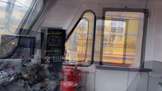 Кабина электровоза ЧС7-272. смотреть онлайн