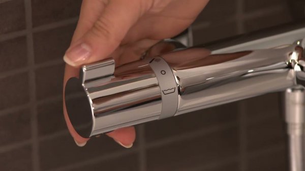 Ecostat Comfort in the bathtub