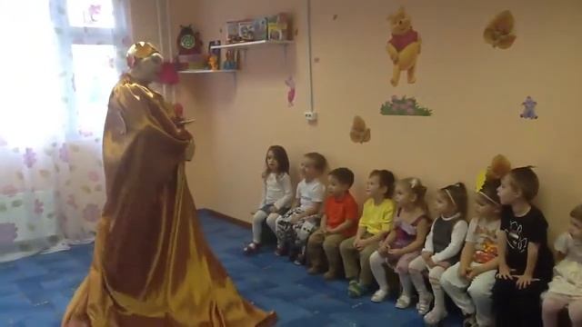 Даша рассказывает стих про осень. смотреть онлайн