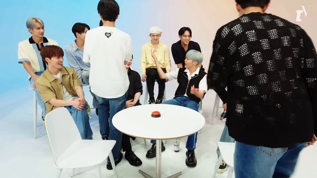 SEVENTEEN (세븐틴) Competes in a Compliment Battle ? | Teen Vogue смотреть онлайн