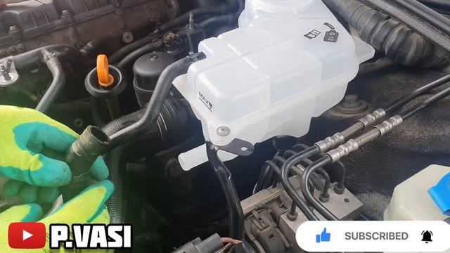 INLOCUIRE VAS DE EXPANSIUNE AUDI A4 B7 / HOW TO REPLACE COOLANT RESERVOIR смотреть онлайн