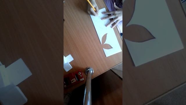 Как вырезать из бумаги крылья бабочки смотреть онлайн