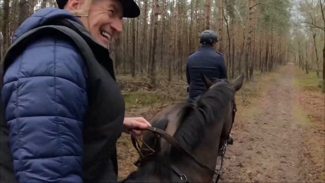 Amsterdam “I’m on a horse” with Emiel and Nick - Feb 23 смотреть онлайн