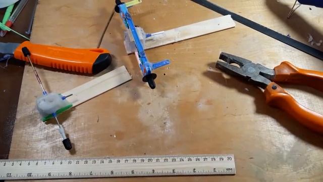 How to make front suspension for 4X4 rc car/ Part 3 Как сделать переднюю подвеску для автомобиля 4X смотреть онлайн