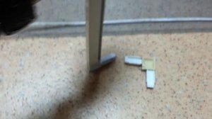 Ремонт антимоскитной сетки: замена уголков.