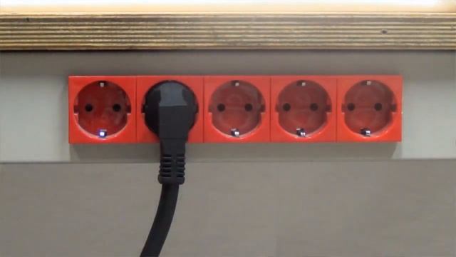 Сварочный полуавтомат инвертор Vniissok MIG-180 С газом/без газа 5 В 1(ММА/MIG/NO GAS/MAG/TIG) смотреть онлайн