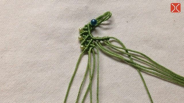 DIY macrame bracelet - The waving leaf pattern - tutorial by Tita смотреть онлайн