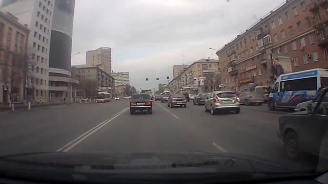 Челябинск. Игнорирование, направления по полосам. Можно смотреть с 20 сек. смотреть онлайн