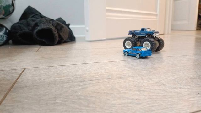 МОНСТР ТРАК VS 84 АУДИ СПОРТ КУАТТРО смотреть онлайн