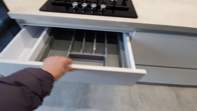 Кухня с фасадами из AGT панелей, механика Blum смотреть онлайн