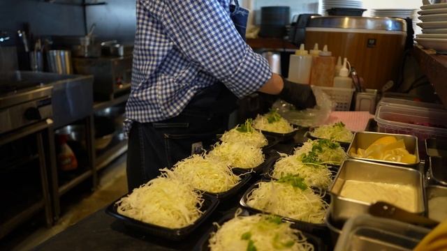 連日大盛況！堺市で一番のとんかつを求めて「とんかつ・洋食の店 イチバン」 смотреть онлайн