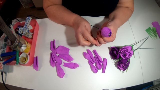 Подарок на 8 марта своими руками. Мастер класс. Букет из конфет и гипсофила из глины Deco. Часть 1 смотреть онлайн