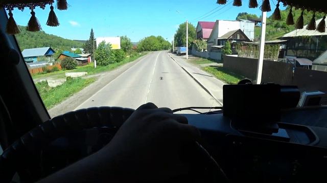 Неудобный заезд на выгрузку. Горно-Алтайск. Стройка. смотреть онлайн