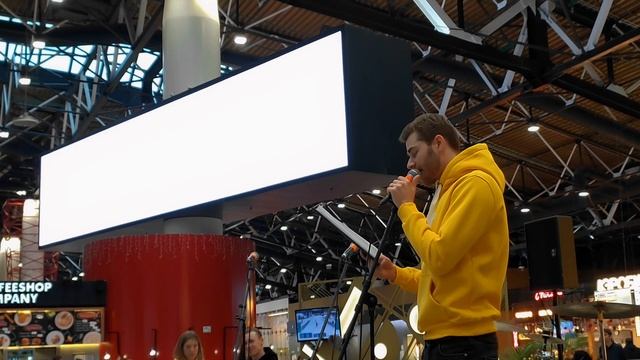 «Театр не изменит мир, но он изменит тебя»: концерт Театра имени Пушкина в аэропорту Шереметьево смотреть онлайн