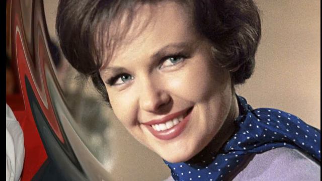 Фатеева живет затворницей и с трудом передвигается самостоятельно смотреть онлайн