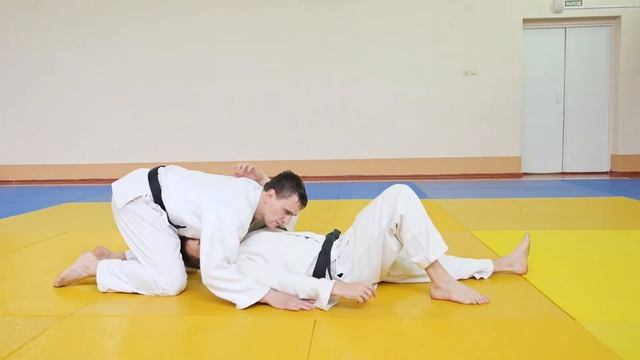 KAMI SHIHO GATAME / Удержание со стороны головы / 上四方固 смотреть онлайн