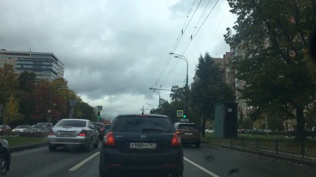 Едем по выделенной полосе общественного транспорта смотреть онлайн