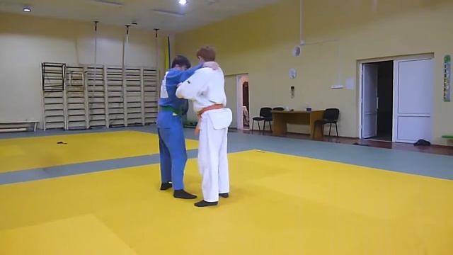 Никита готовит новую комбинацию бросков смотреть онлайн