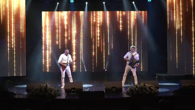 Шоу-группа "Разгуляй" Cмуглянка смотреть онлайн