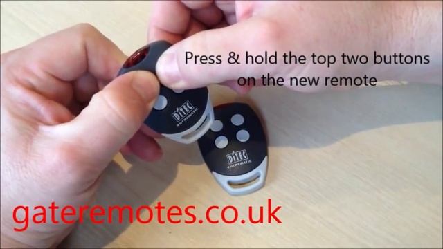 Programming a Ditec GOL4C Garage & Gate Remote control смотреть онлайн