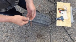 Ремонт бескамерной шины, установка жгута.