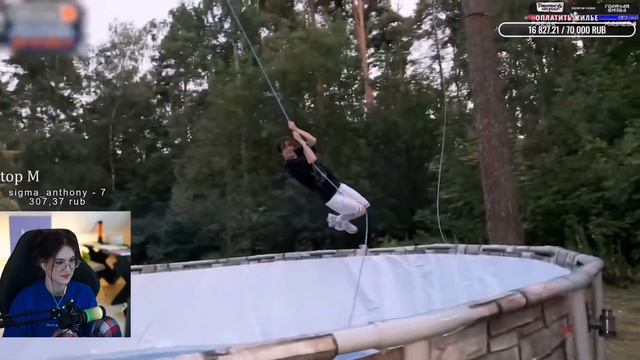 Крисвейв смотрит Твич Фм: Топ Моменты с Twitch | зиплайн в бассейн / chr1swave rofls смотреть онлайн