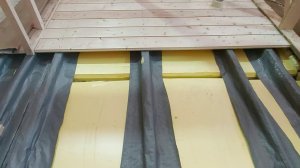 Как устроены утеплённые проливные полы в каркасной бане.