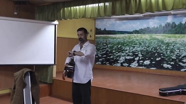 Народный артист России Дмитрий Певцов в детском лагере под Тотьмой.(3) смотреть онлайн
