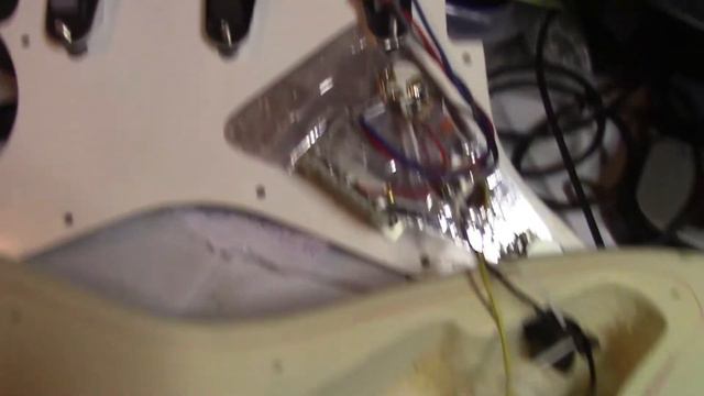 Let's Tear Apart a 1990's Fender Squier Stratocaster смотреть онлайн