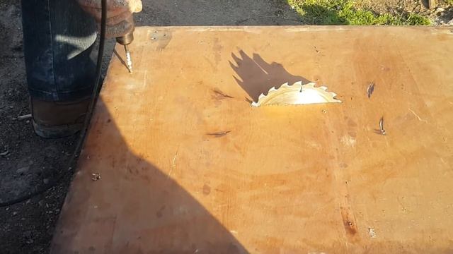 Циркулярка. Циркулярный стол просто быстро. The circular table is just fast смотреть онлайн